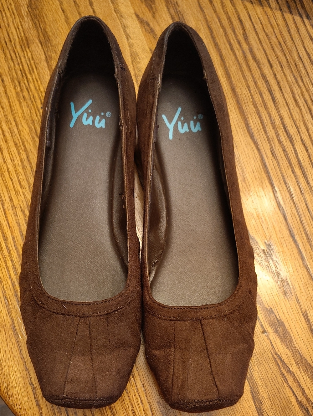 YUU Brown suede flats